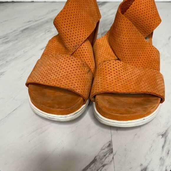 Eileen Fisher Orange Wedge Sandal 6 - Picture 8 of 13